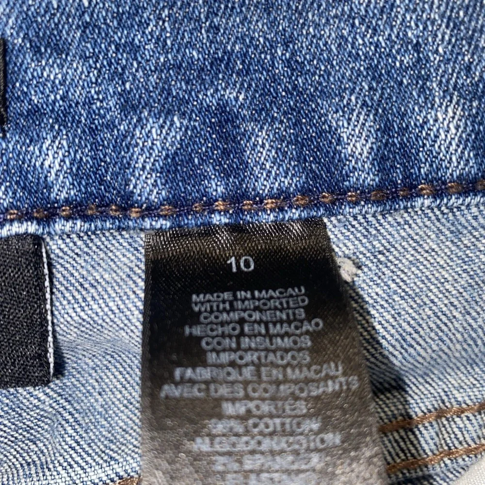 Axcess A Liz Claiborne Company Women's Stretch Relaxed Fit Size 10 Jeans